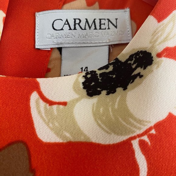 CARMEN MARC VALVO | Floral Print Blouse | Belle Sleeves | Button Detail - Picture 5 of 5